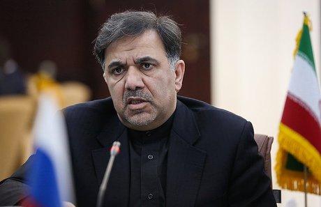 با تمام بزرگان هوانوردی در حال مذاکرهايم