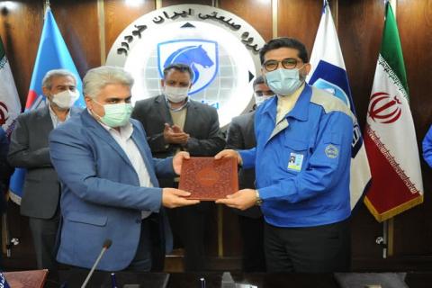 امضای قرارداد تولید ۴۵ هزار تاکسی و وانت دوگانهسوز در ایران خودرو