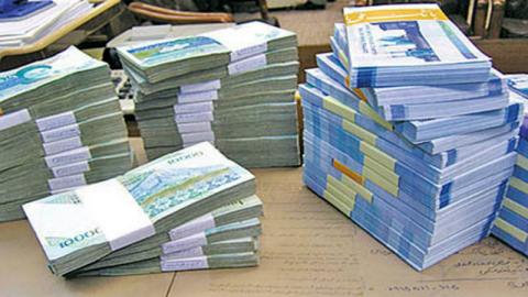 11.7 درصد نقدینگی در اختیار 6 بانک و 4 موسسه