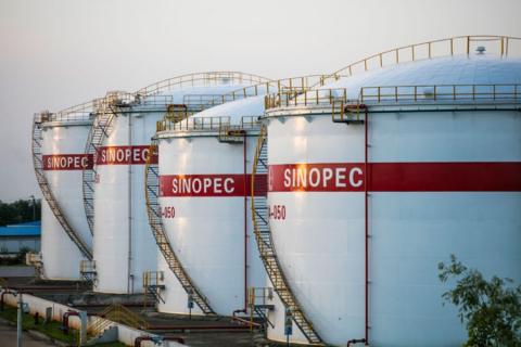 خرید نفت سینوپک چین از ایران نصف شد